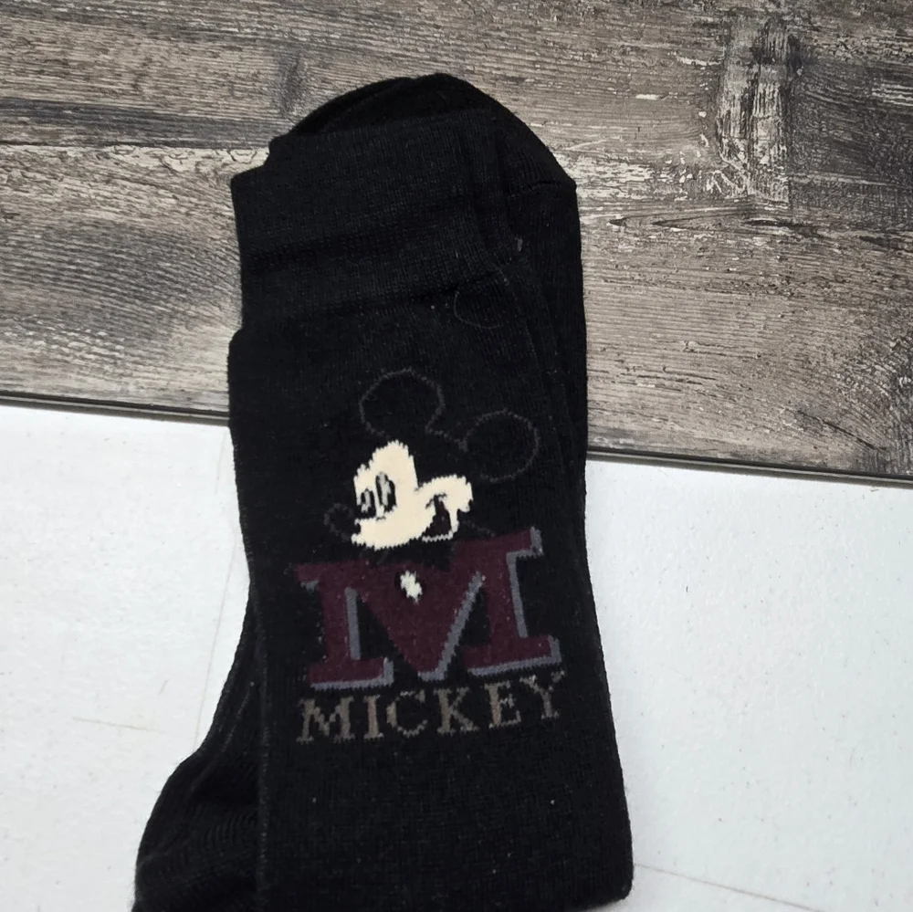 New Mickey & Co Socks Mickey‎ Mouse Size 9-11 Black Walt Disney Parks Land